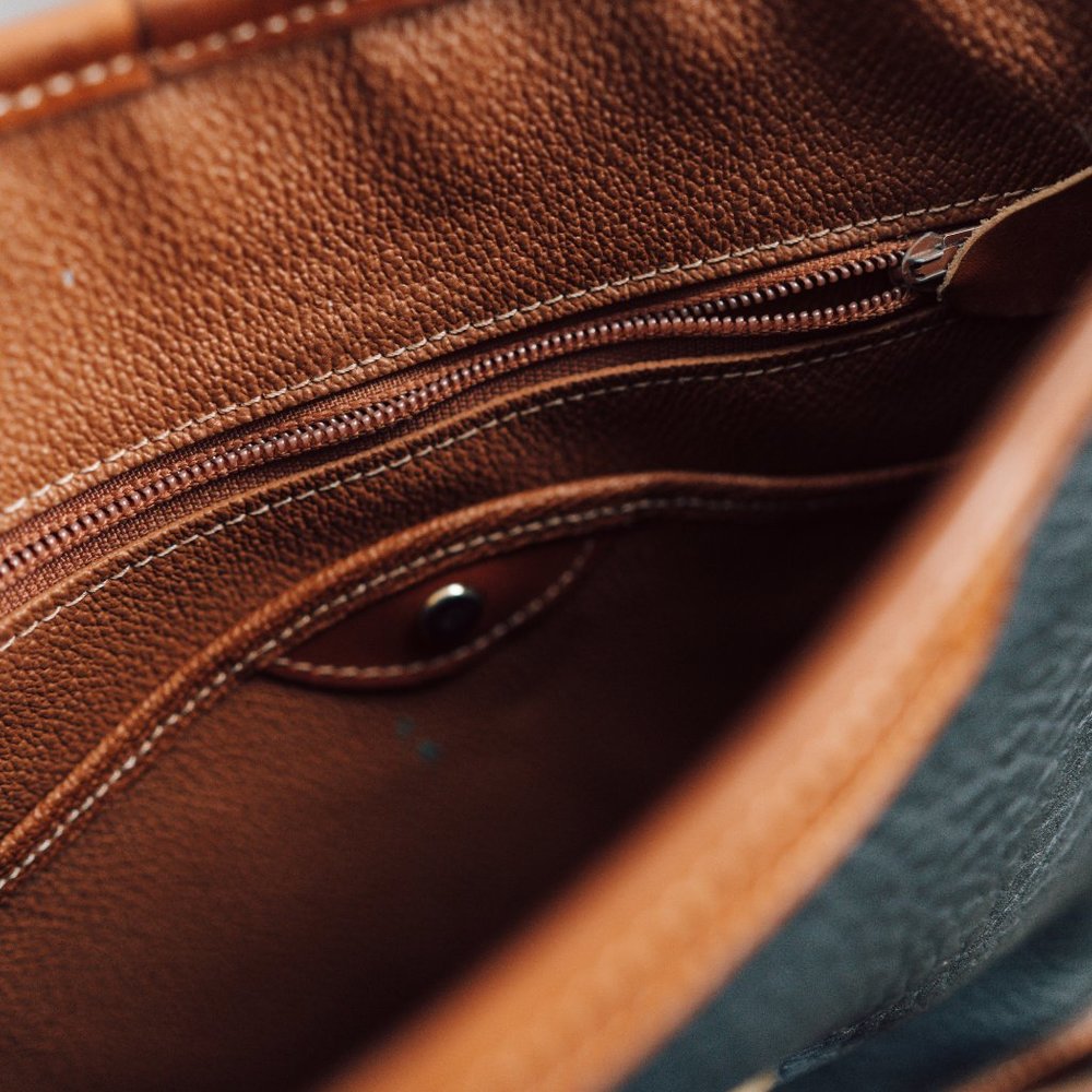 VINTAGE Dooney & Bourke Leather Shoulder Bag - Picture 6 of 9